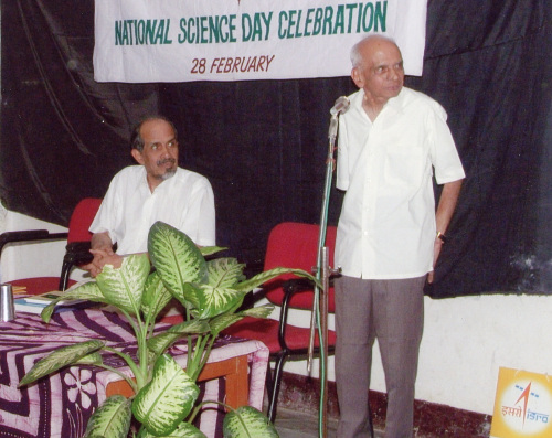 RN with his teacher S. Venkataramaiahcourtesy Roddam Narasimha