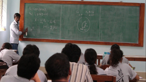 Presentation by a participant in the student seminar