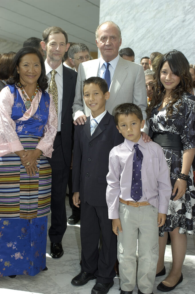 Family with King Carlos at ICM 2006.