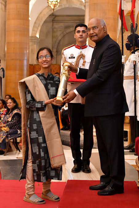 Receiving the Nari Shakti Puraskar from President Ramnath Kovind.